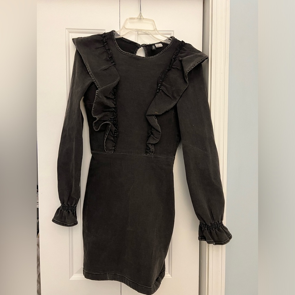 H&M faded black long sleeve dress